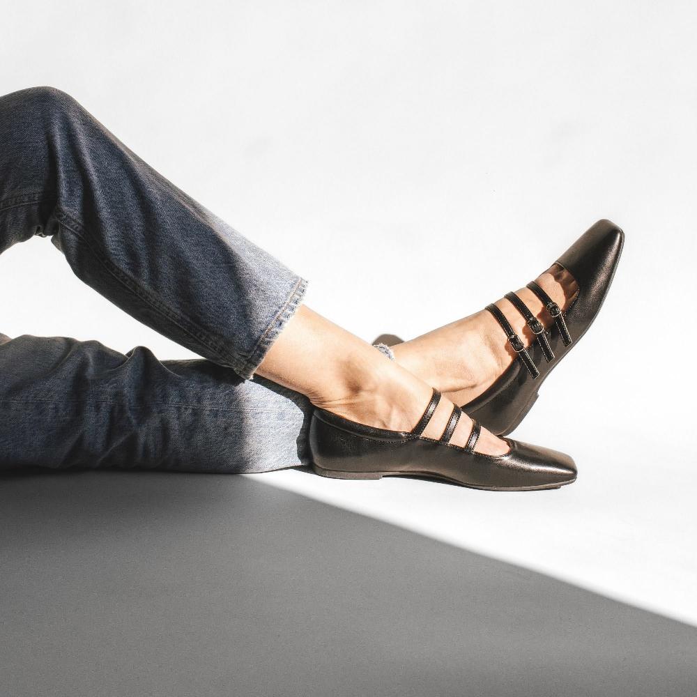 Journee Collection DARLIN BALLET FLATS IN STATEMENT Silver PU