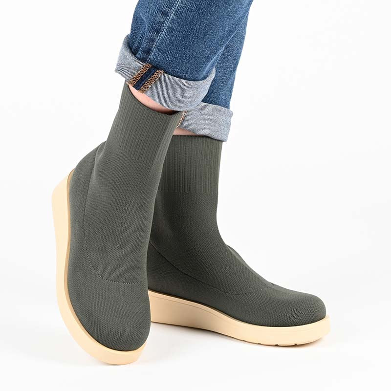 Journee Collection EBBY PLATFORM SOCK BOOT IN KNIT FABRIC Cream