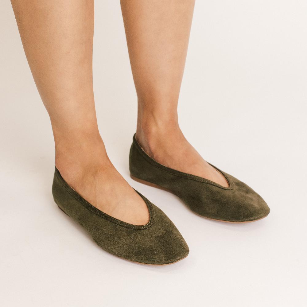 Journee Collection FORTUNE BALLET FLATS Black Suede