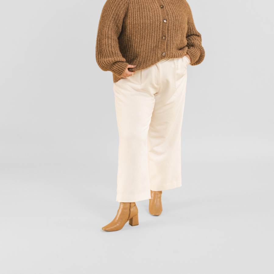 Journee Collection HAYLINN FAUX LEATHER BOOTIES IN WIDE White PU