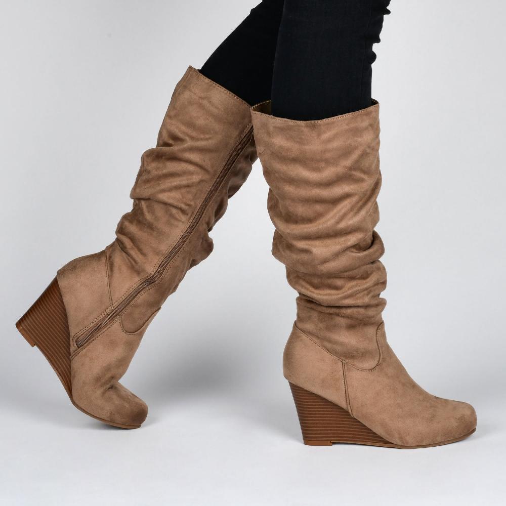 Journee Collection HAZE KNEE HIGH BOOTS IN FAUX SUEDE Stone