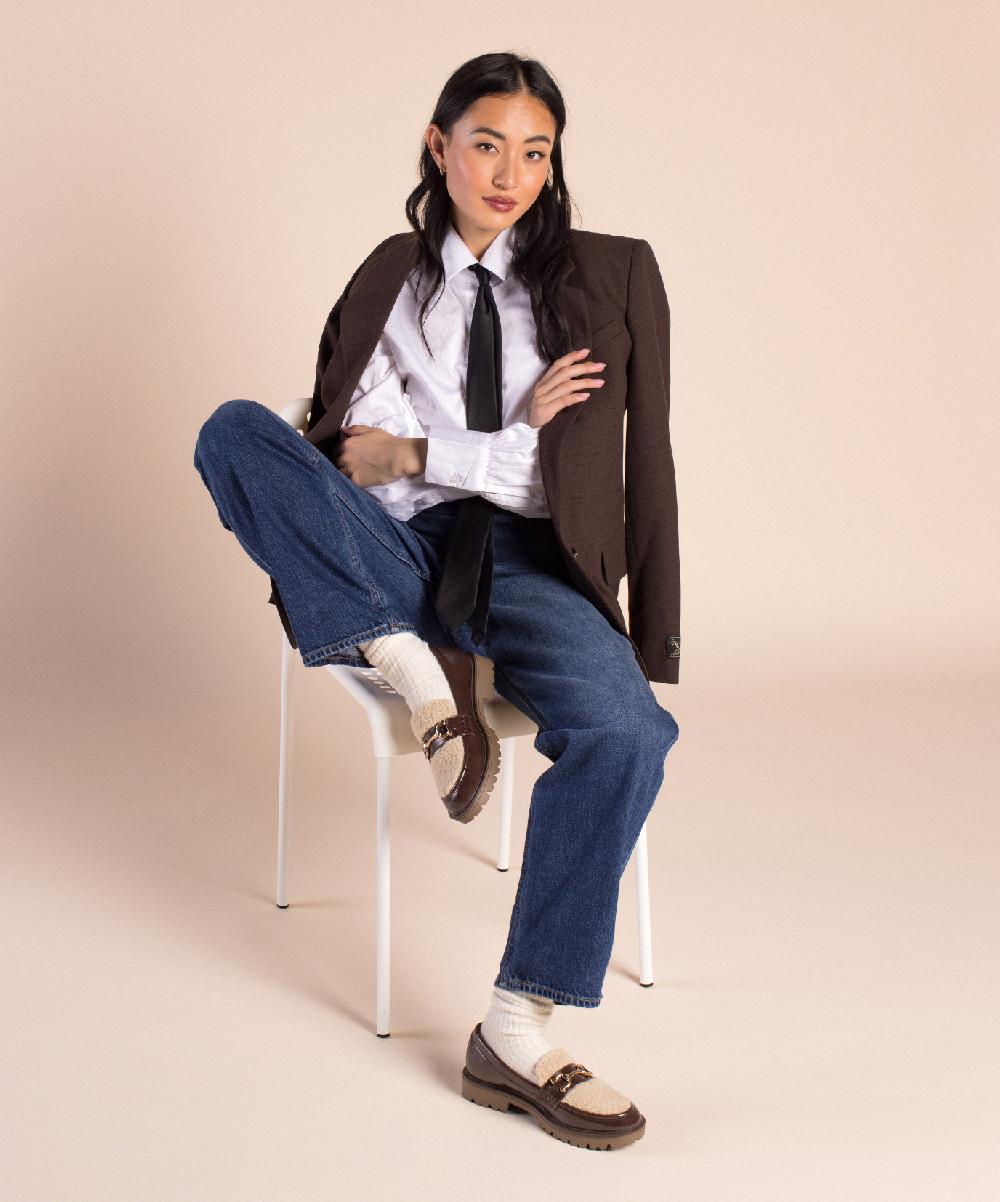 Journee Collection JESSAMEY LOAFER FLAT IN WIDE Crinkle Brown