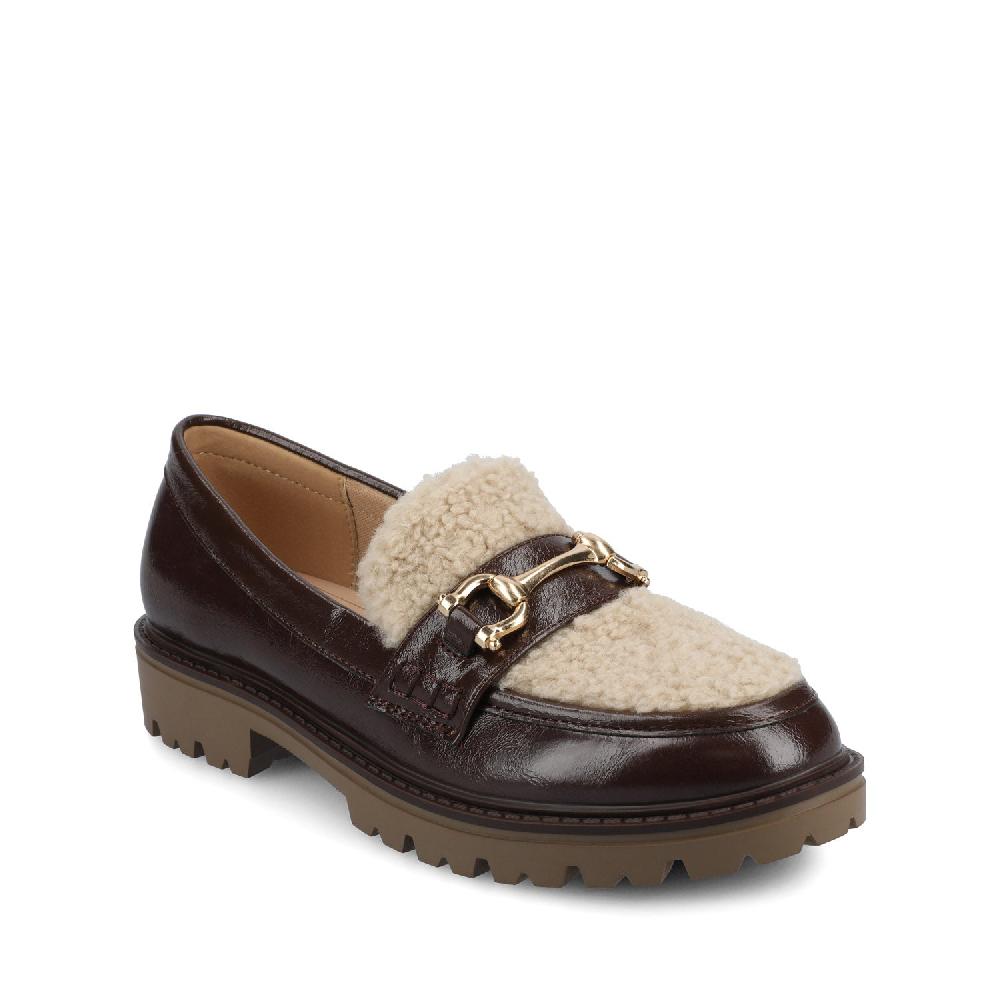 Journee Collection JESSAMEY LOAFER FLAT IN WIDE Crinkle Brown