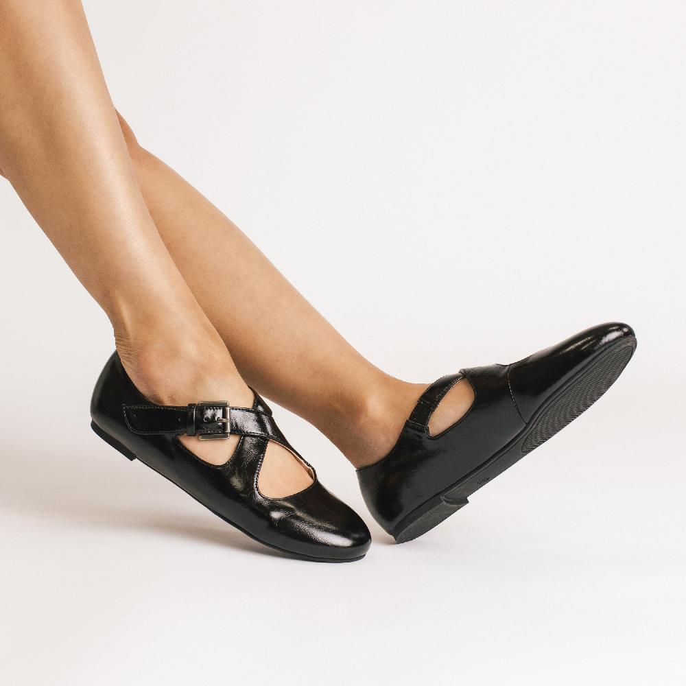 Journee Collection IVANNA MARY JANE FLATS Black