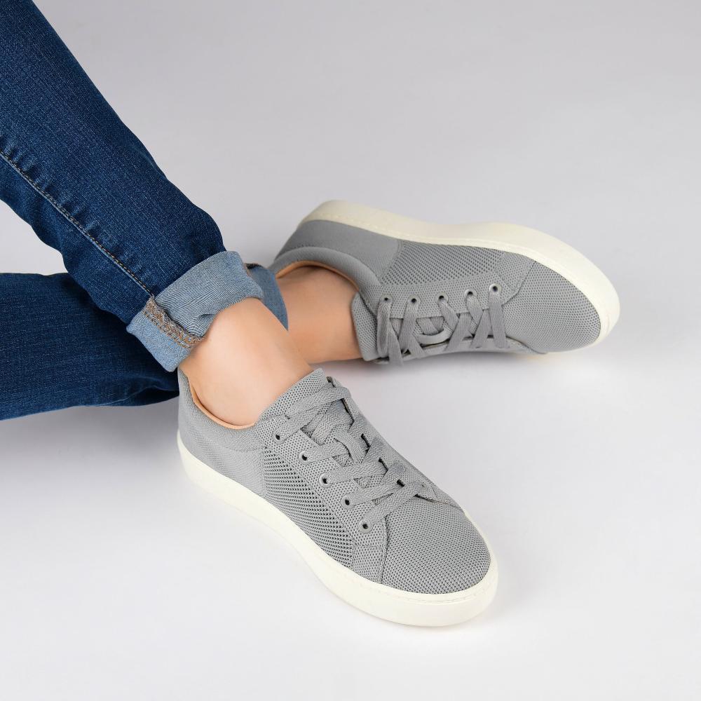 Journee Collection KIMBER STANDARD WIDTH Grey