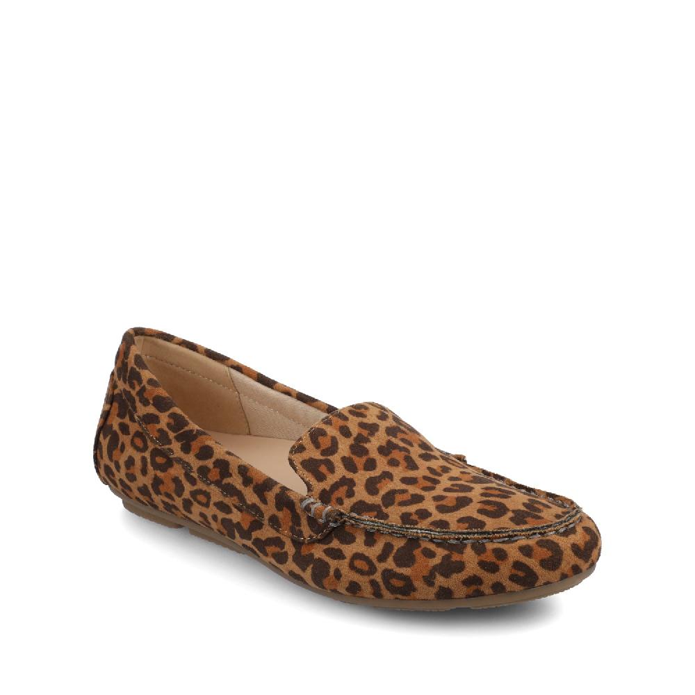 Journee Collection ORETA LOAFER IN WIDE Beige