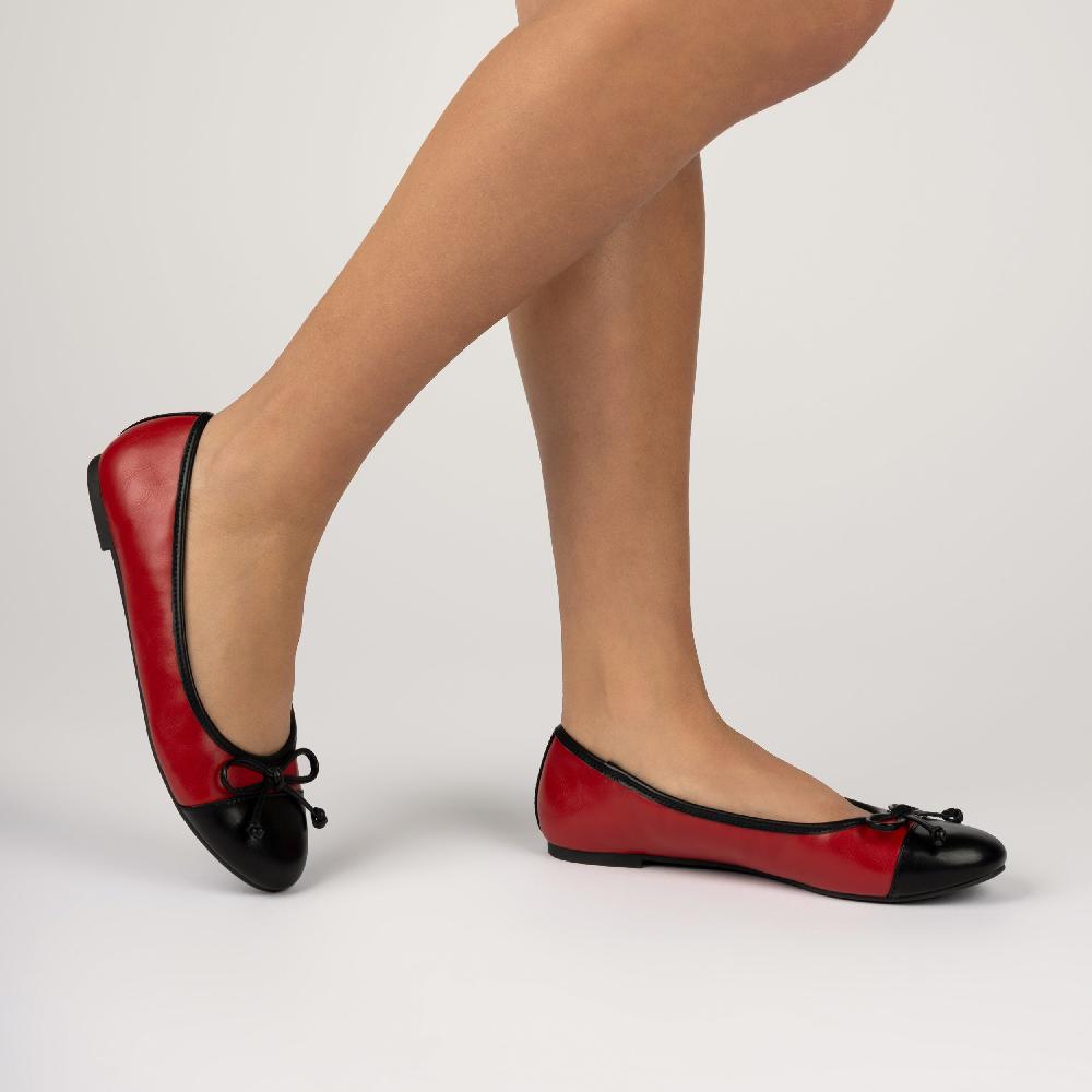 Journee Collection KAIAH CAPTOE BALLET FLATS IN FAUX LEATHER IN WIDE Oxblood Patent