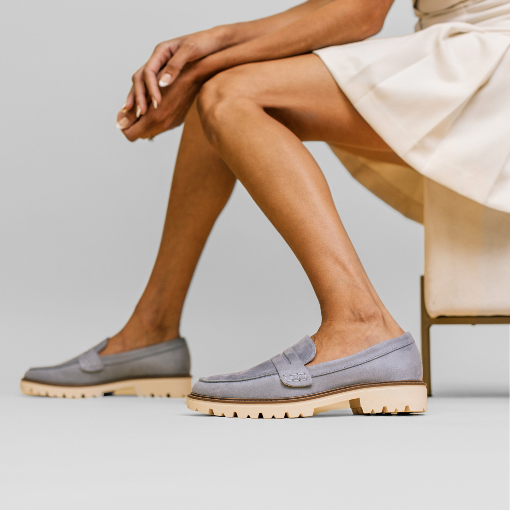 Journee Collection KENLY LOAFER FLATS IN SNAKE Tan Snake