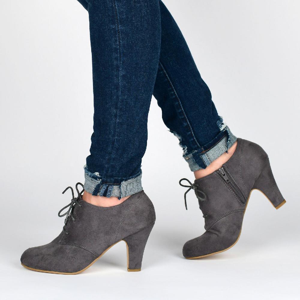 Journee Collection LEONA LACE-UP BOOTIES IN WIDE Black