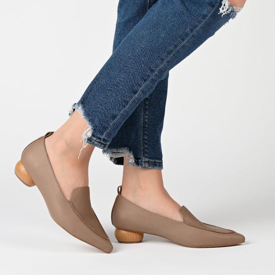 Journee Collection MAGGS KITTEN LOAFER FLATS IN WIDE Taupe