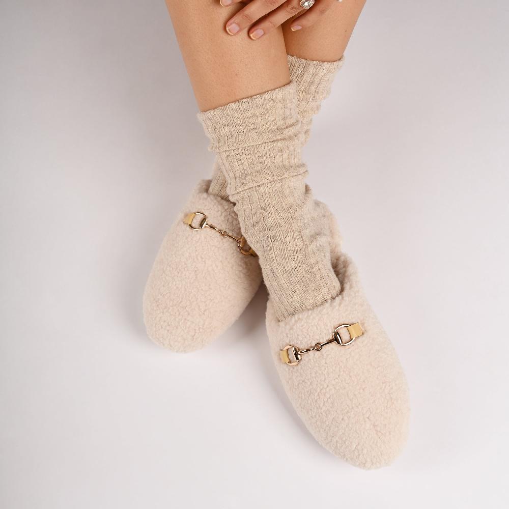 Journee Collection MONNROE SLIPPERS IN FAUX SHEARLING Cream Fleece