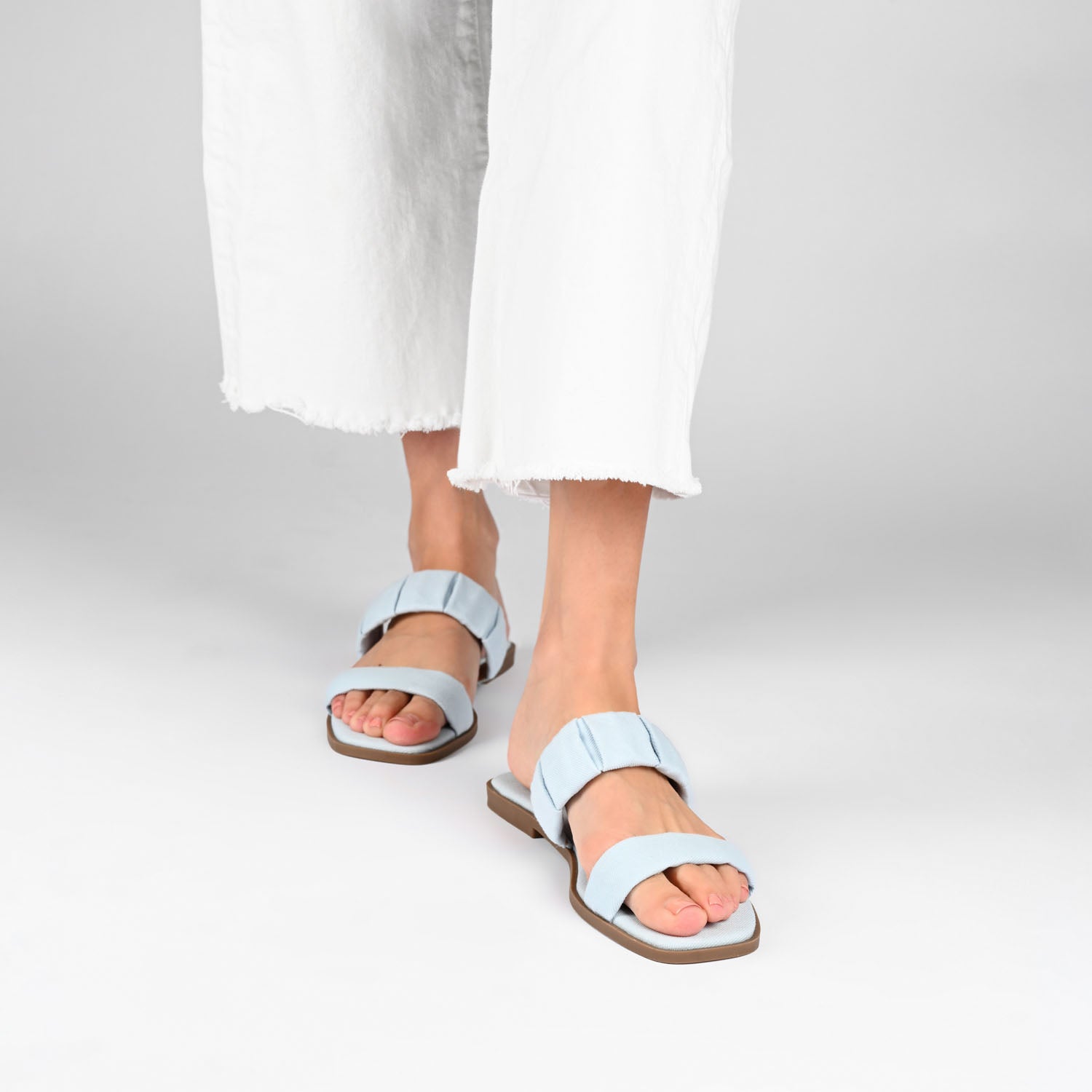 Journee Collection PEGIE SLIDE-ON SANDALS IN FAUX LEATHER Pink