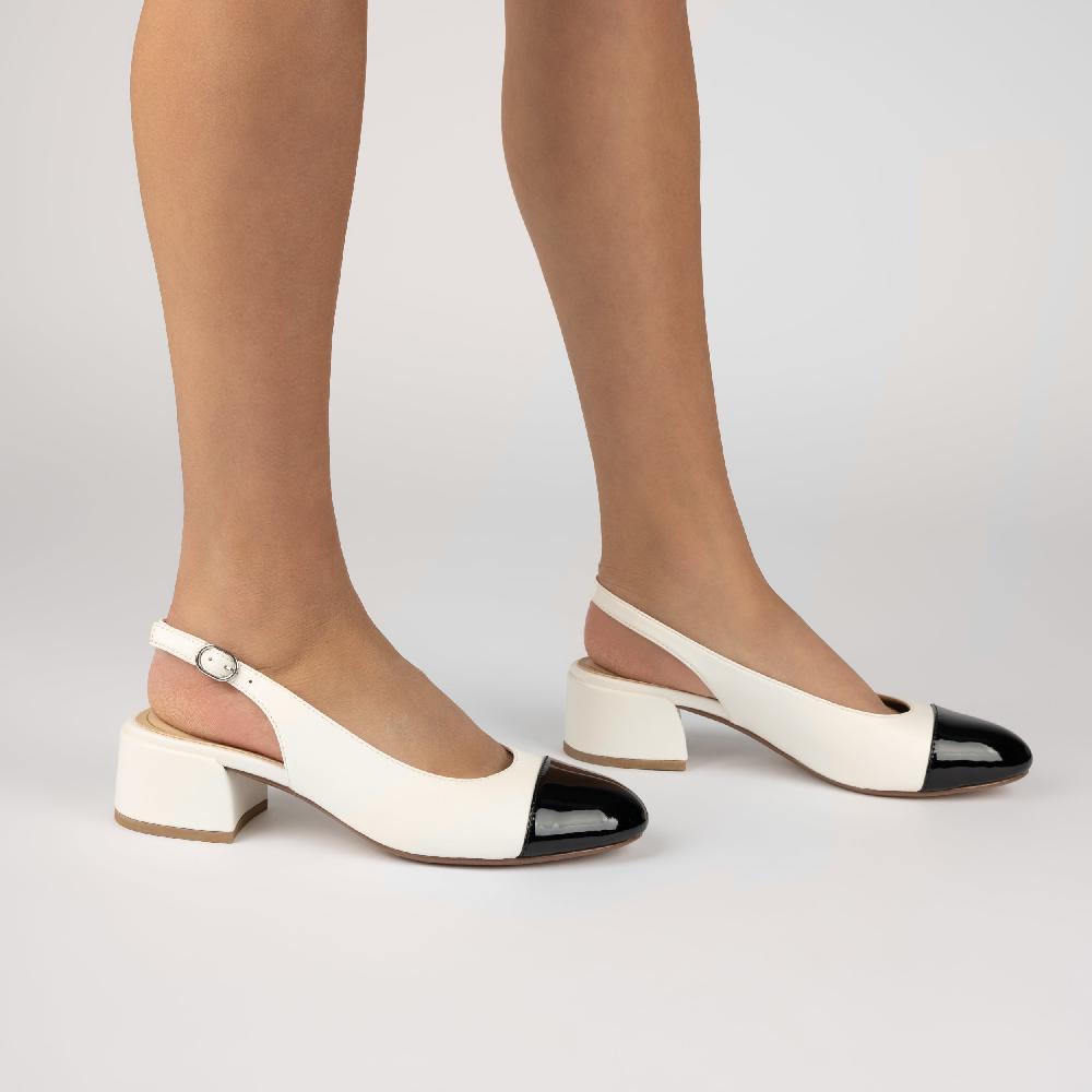 Journee Collection SAMMIE BLOCK HEELS IN FAUX LEATHER White PU