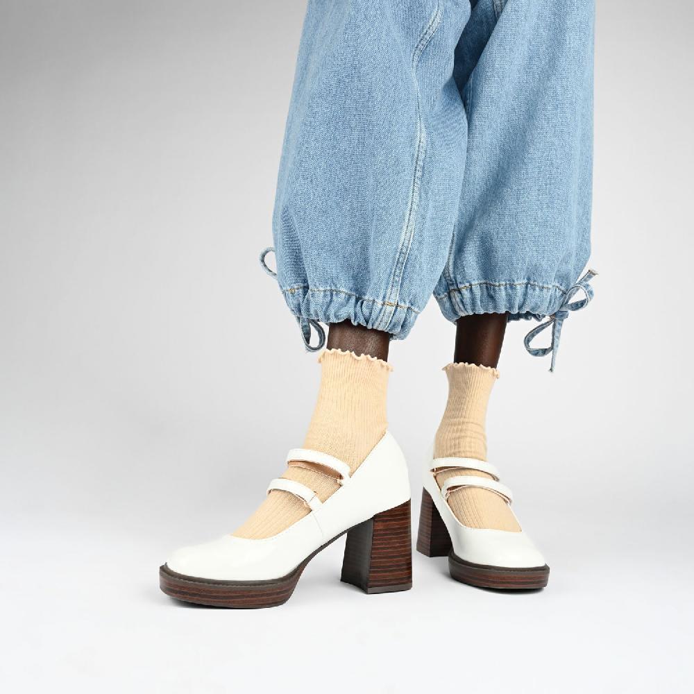 Journee Collection SHASTA MARY JANE PUMP HEELS IN PATENT Brown