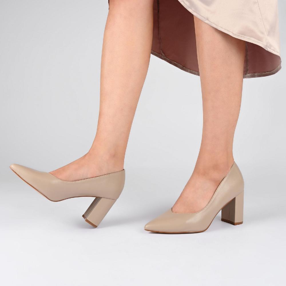 Journee Collection SIMONNE COOL SHADE PUMP HEELS IN NARROW Mahogany