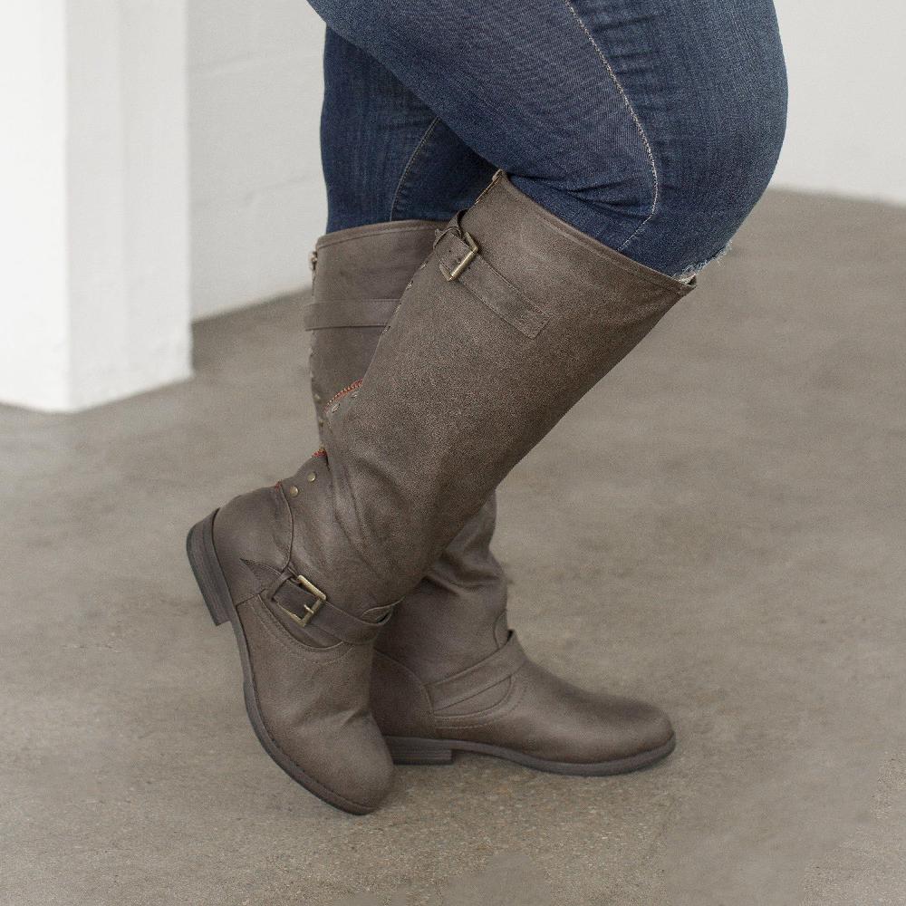 Journee Collection SPOKANE RIDING BOOTS IN X-WIDE CALF Black