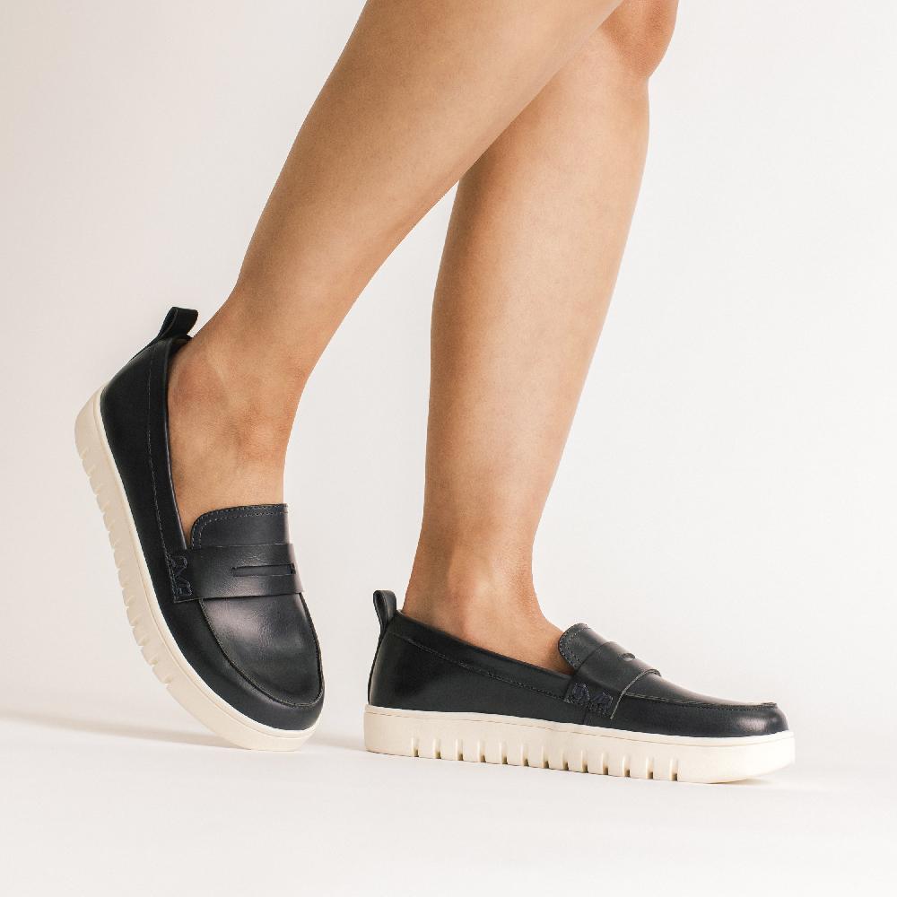 Journee Collection TAYLA PENNY LOAFER IN WIDE Beige