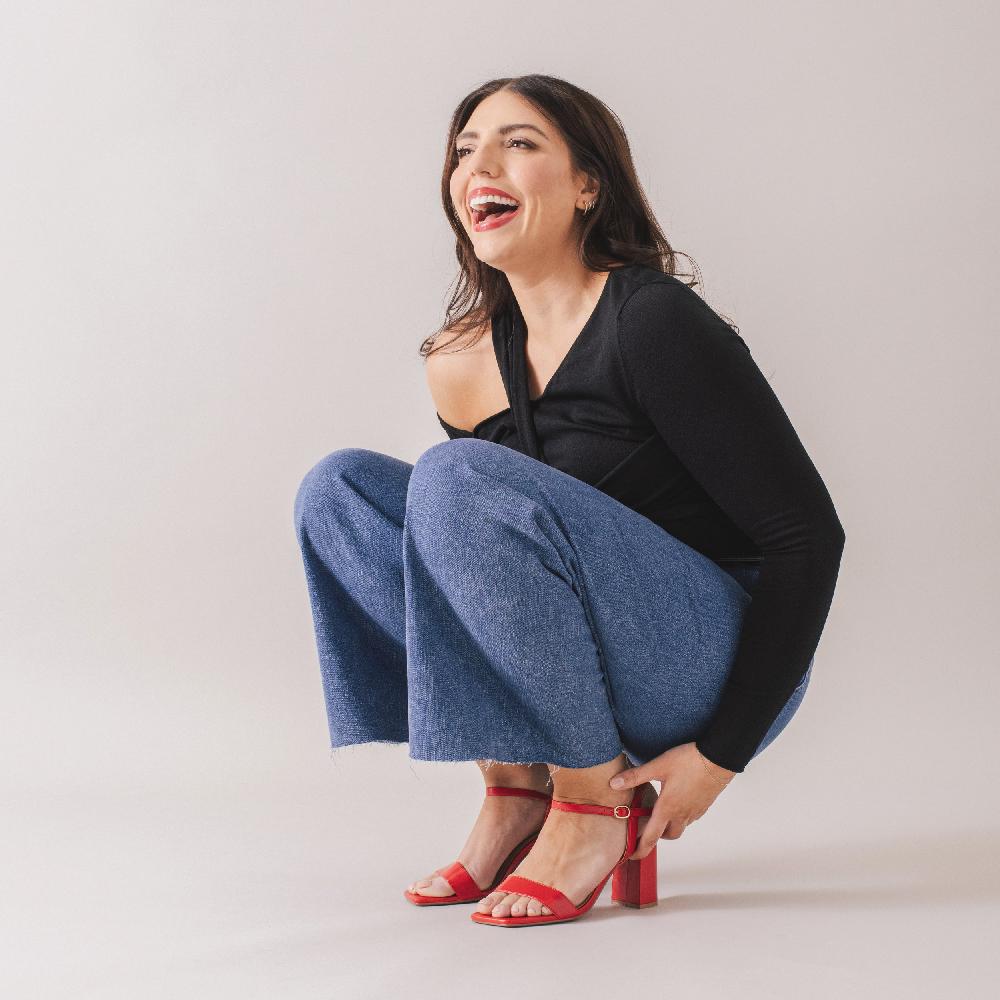 Journee Collection TIVONA STRAPPY BLOCK HEELS IN STATEMENT Red