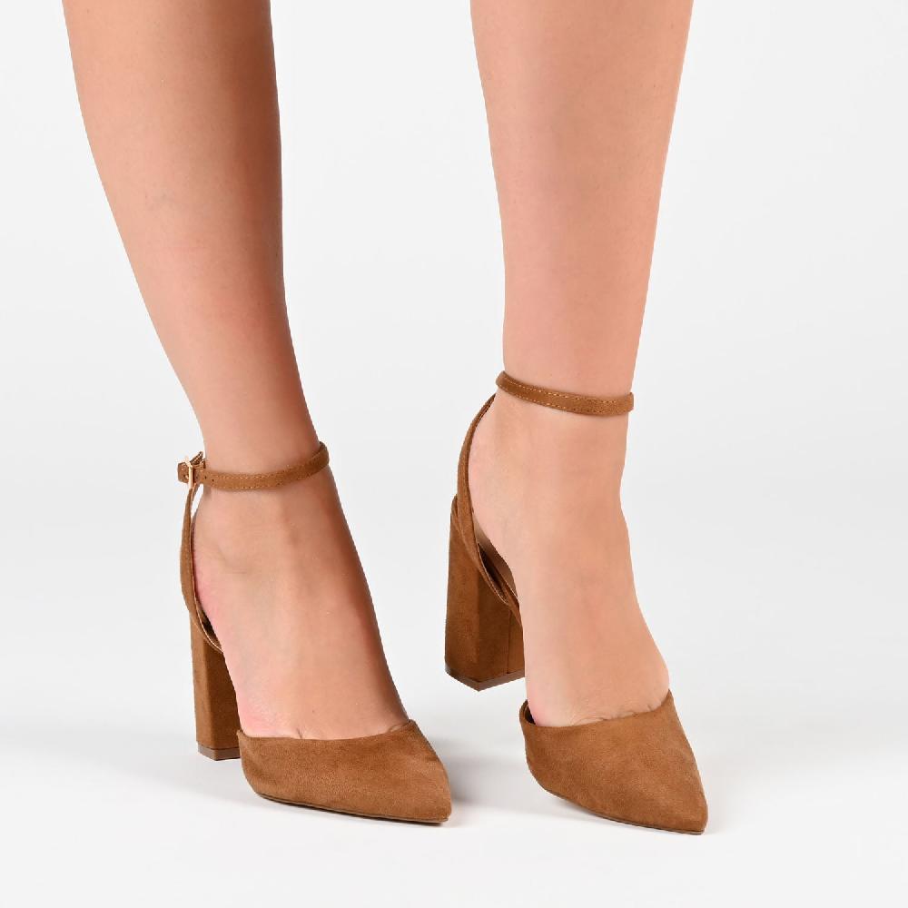 Journee Collection TYYRA BLOCK HEELS IN FAUX SUEDE Tan