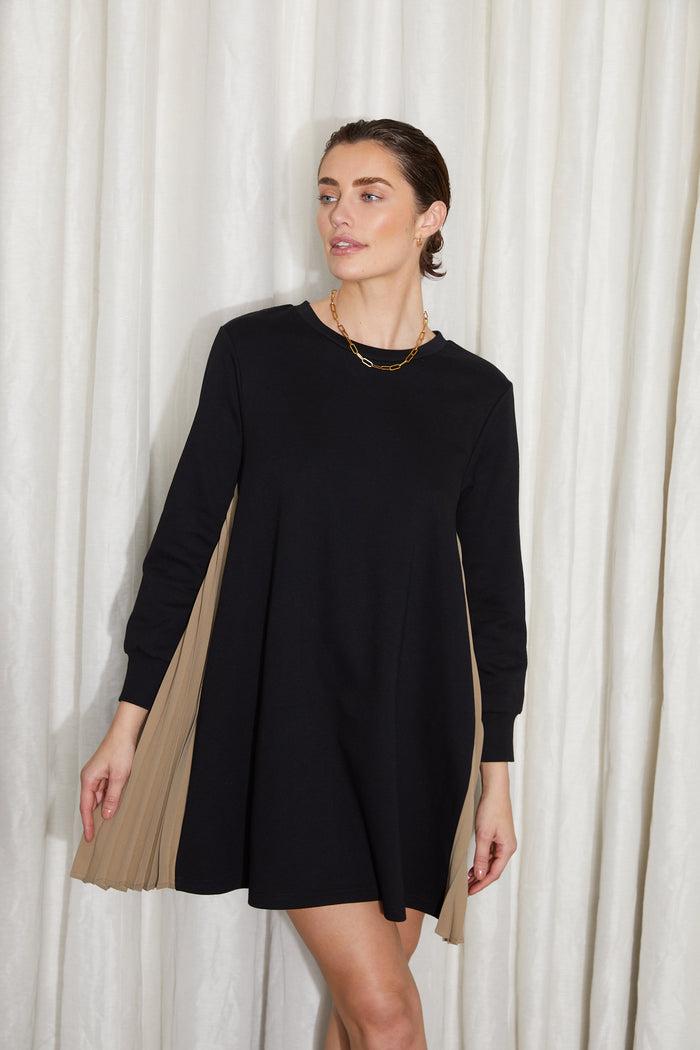 Jovonna London KLEEVE DRESS