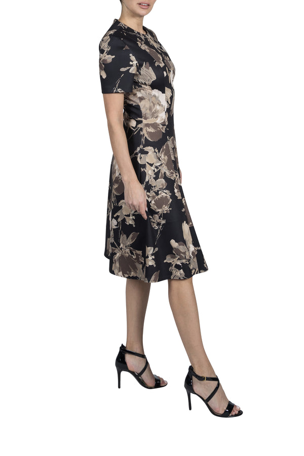 Julia Jordan DONNA RICCO - SHORT SLEEVED PRINTED SCUBA DRESS BLACK/BEIGE