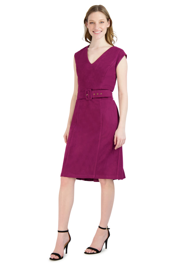 Julia Jordan DONNA RICCO - V NECK DRESS WITH SELF COVERED BELT BURGUNDY