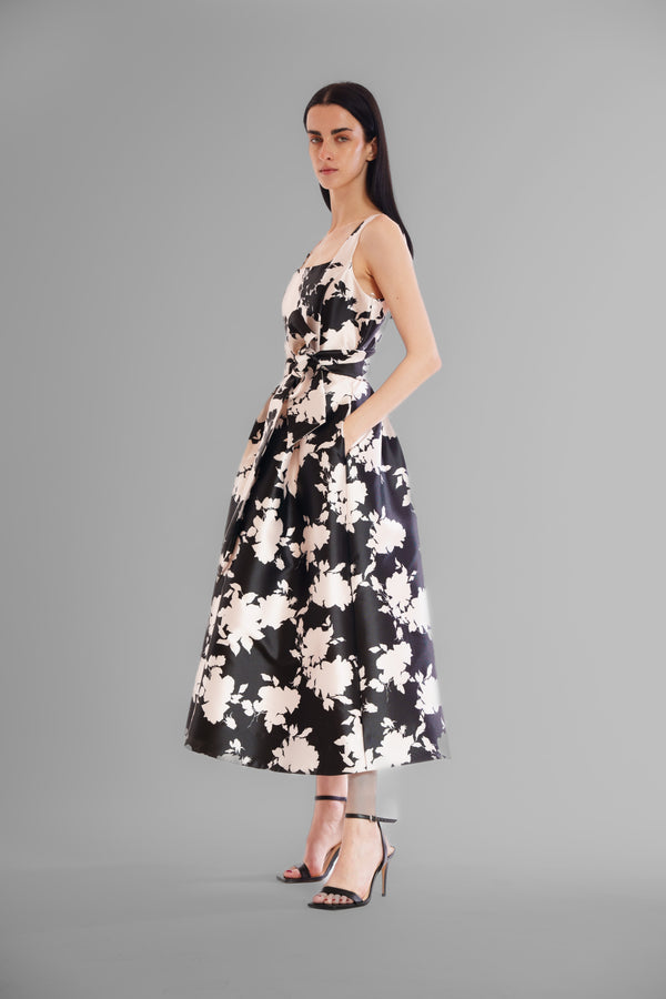 Julia Jordan MIDI SLVLESS GOWN W/ SQUARE NKLN & SELF SASH BLK/CREAM