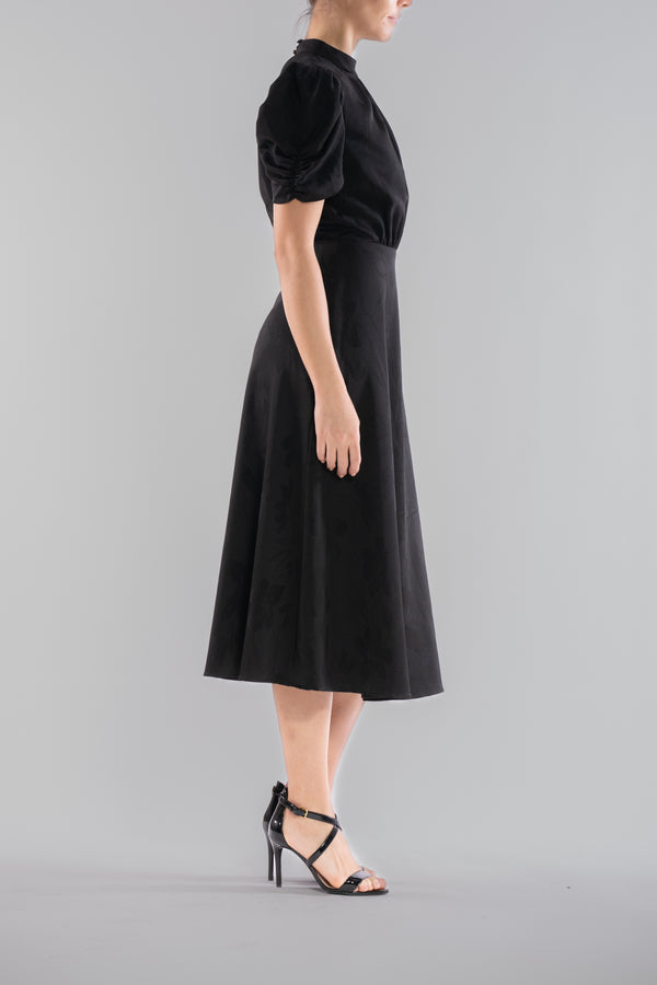Julia Jordan SHORT PUFF SLEEVE MOCK NECK MIDI DRESS BLACK