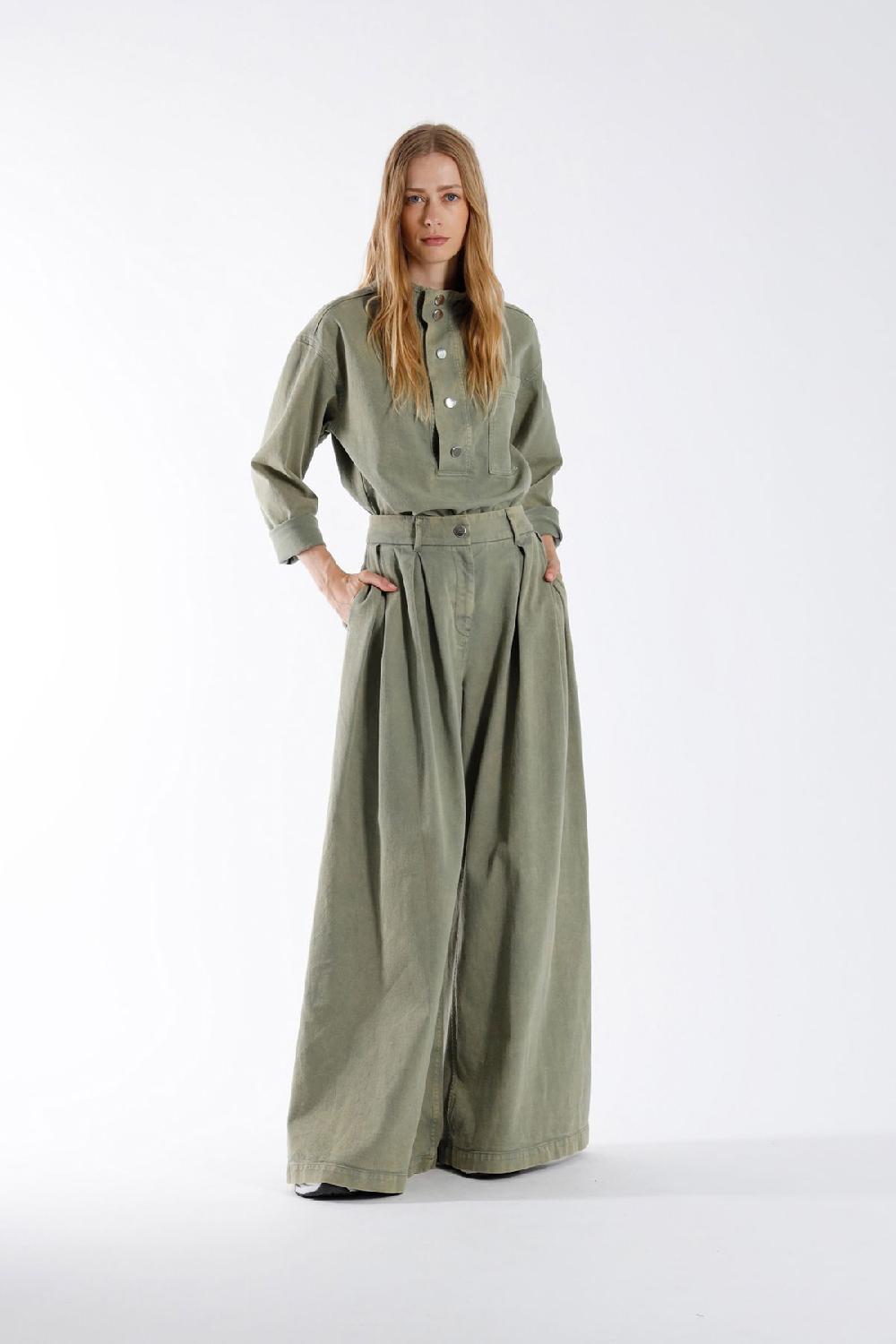 Julia June Top Levi Kaki