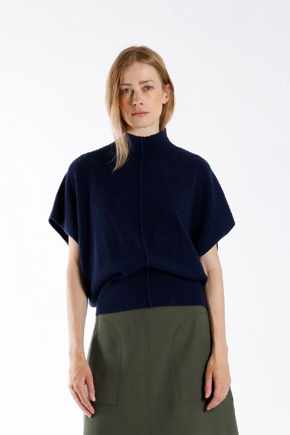 Julia June Top-pull Wealth Navy