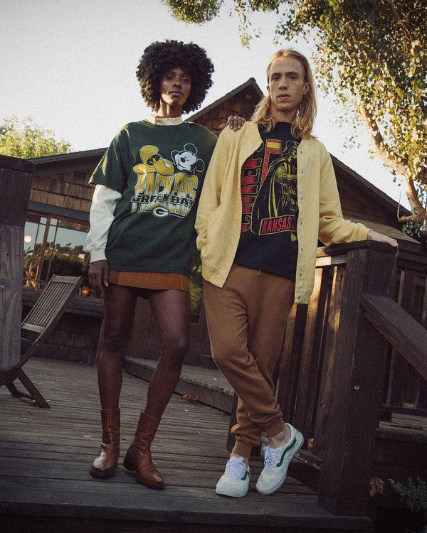 Junk Food Clothing Green Bay Packers Mickey Kick Back Tee Hunter