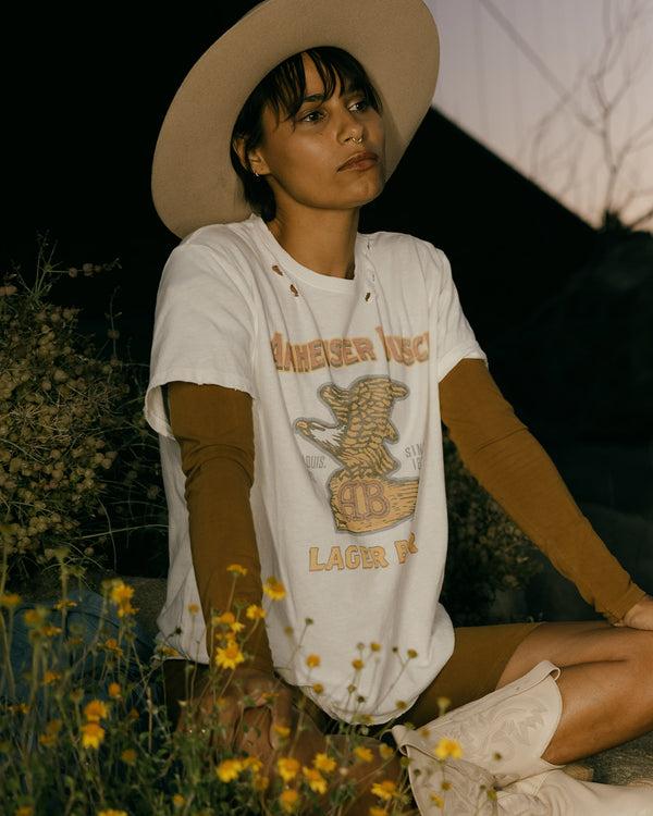 Junk Food Clothing Women's Budweiser AB Eagle Vintage Destroy Tee Vintage White