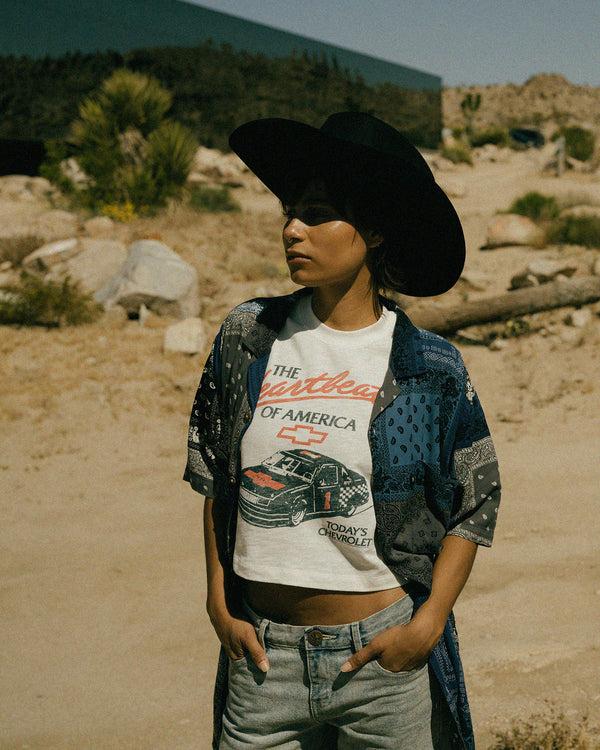 Junk Food Clothing Women's Chevy Hearbeat Of America Mock Neck Crop Vintage White