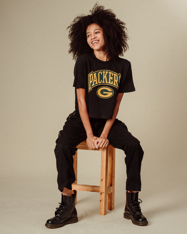 Junk Food Clothing Women's Green Bay Packers Blitz Mock Neck Crop Tee Black