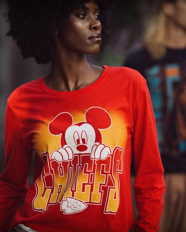 Junk Food Clothing Women's Kansas City Chiefs Mickey Hang On Crop Long Sleeve Licorice
