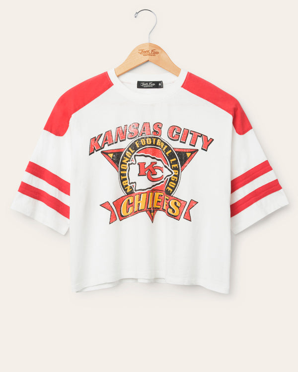 junk food clothing Women's Kansas City Chiefs Striped Crop Tee Vintage White/Licorice