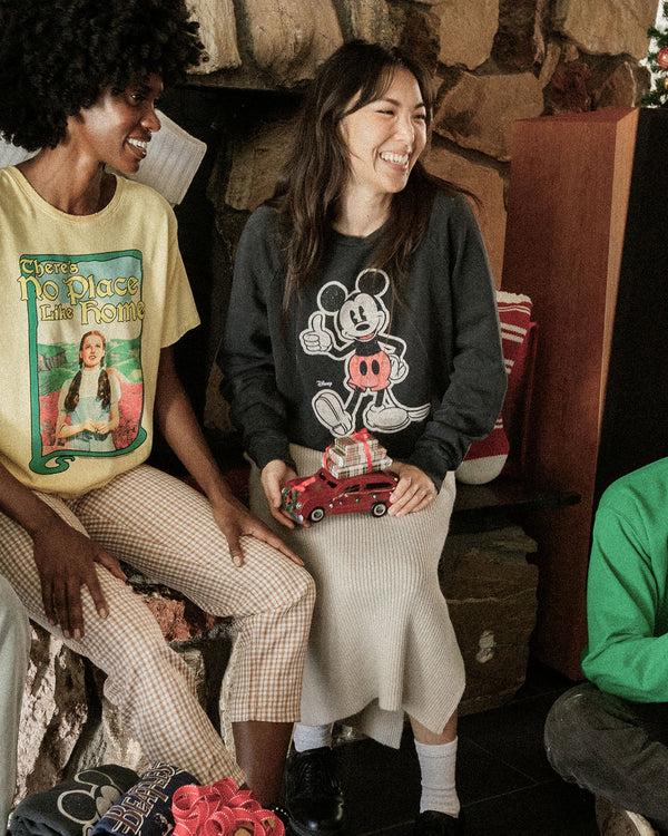 Junk Food Clothing Women's Mickey Thumbs Up Vintage Raglan Pullover Vintage Black