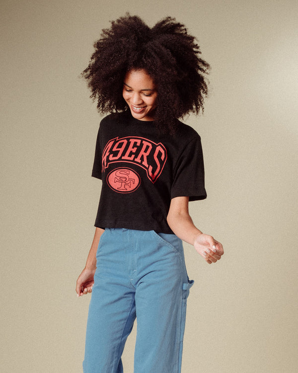 Junk Food Clothing Women's San Francisco 49ers Blitz Mock Neck Crop Tee Black