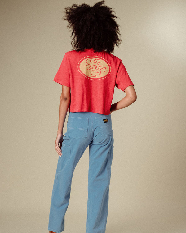 Junk Food Clothing Women's San Francisco 49ers Dual Threat Mock Neck Crop Tee Licorice