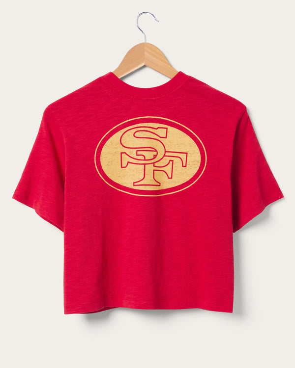Junk Food Clothing Women's San Francisco 49ers Dual Threat Mock Neck Crop Tee Licorice