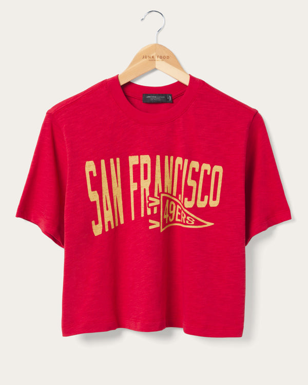 junk food clothing Women's San Francisco 49ers Dual Threat Mock Neck Crop Tee Licorice