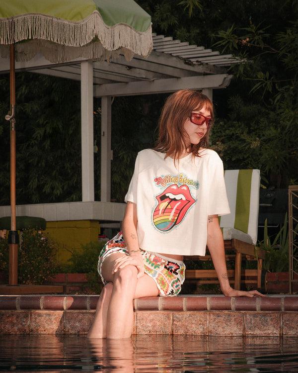 Junk Food Clothing Women's The Rolling Stones Rainbow Hot Lips Mock Neck Crop Tee White