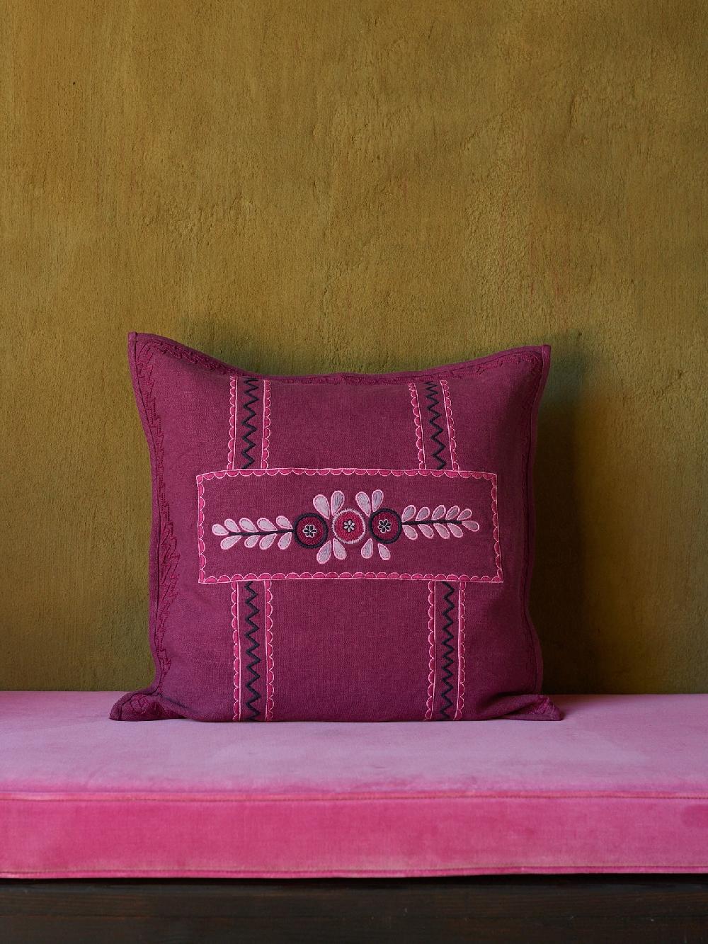 jupe by jackie Beuys R. - Burgundy 100% linen Fringe Border Floral