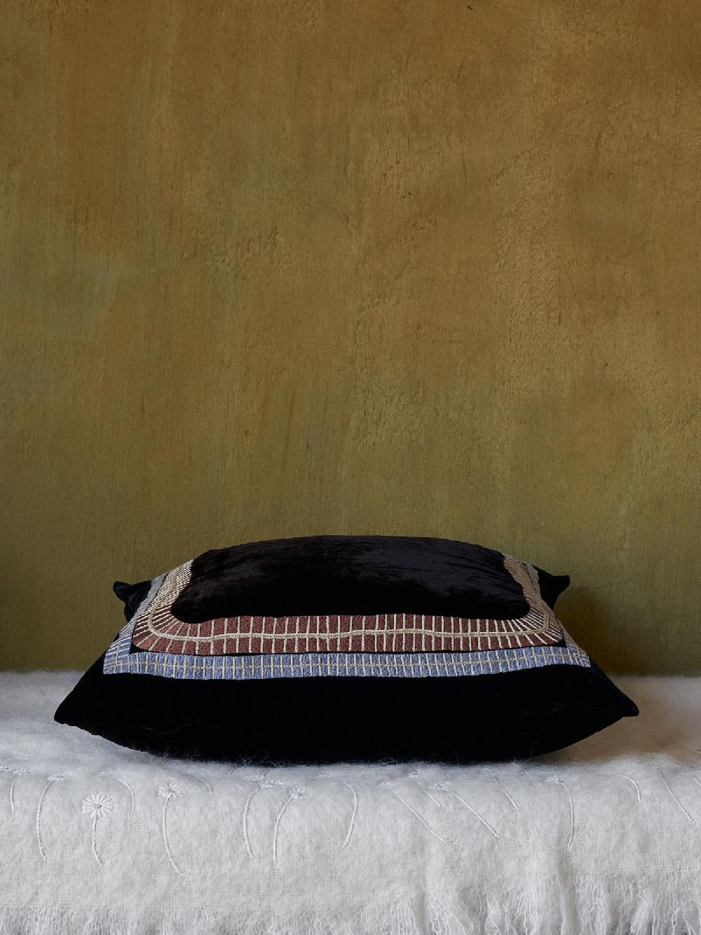 jupe by jackie Eksteen - Black 100% silk velvet Graphic