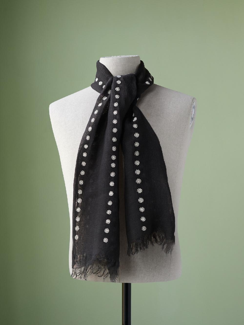 jupe by jackie Jenkins Sc - Black 100% linen Scarfs