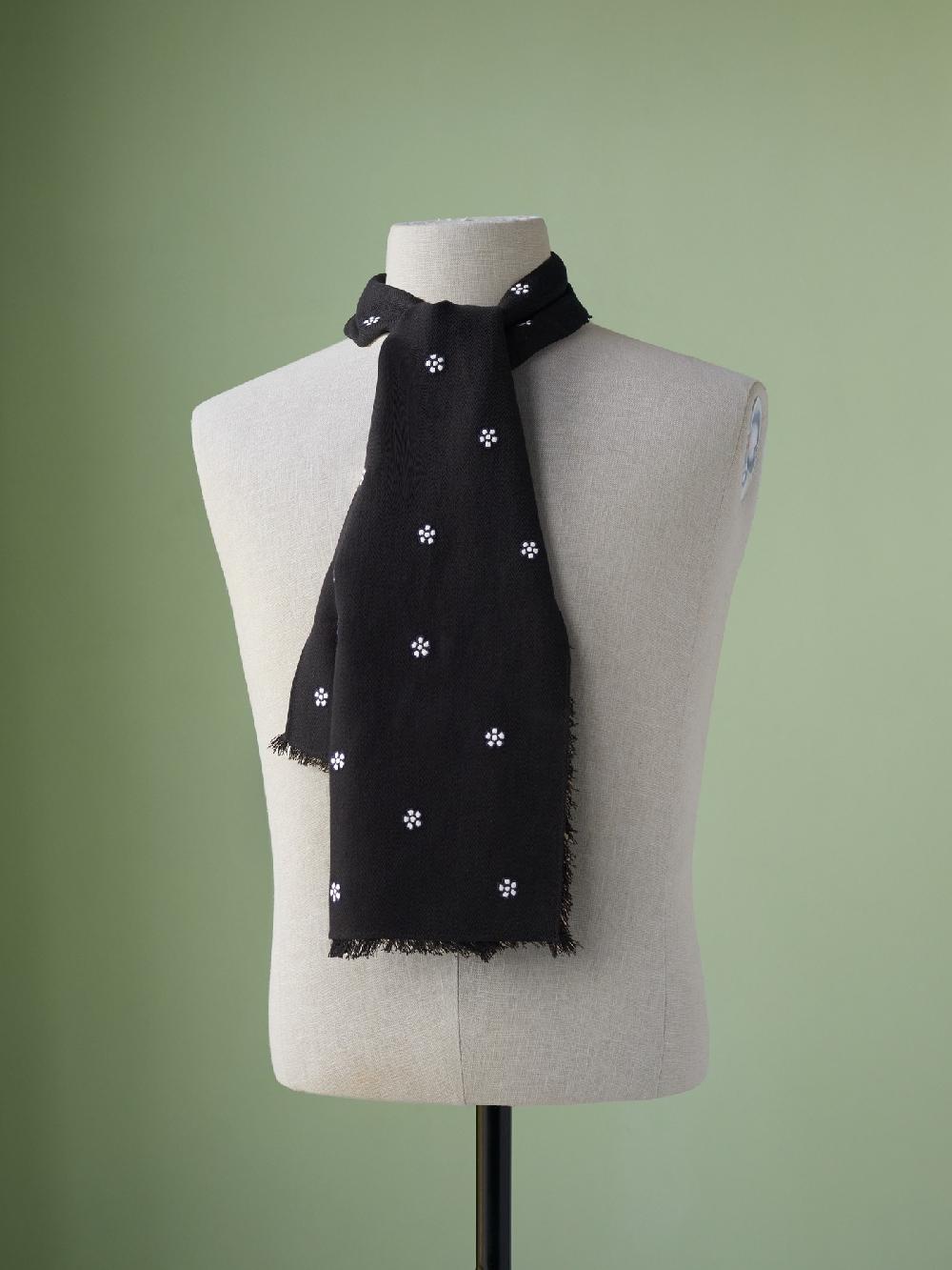 jupe by jackie Margareta - Black 100% wool Scarfs