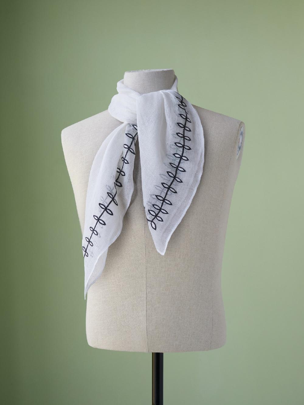 jupe by jackie Renta - (Off) White 100% linen Scarfs