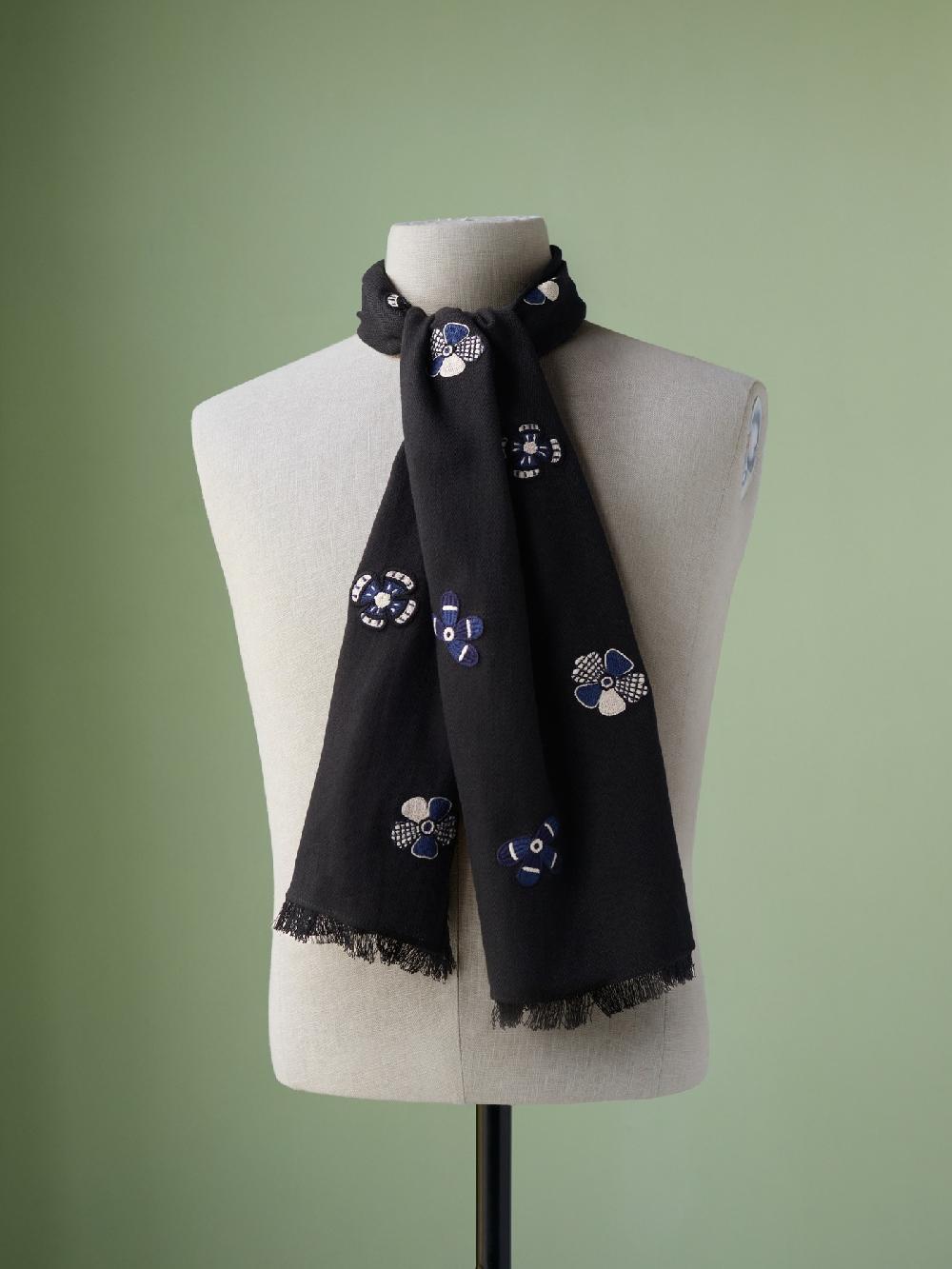 jupe by jackie Yala Sc - Black 100% wool Scarfs
