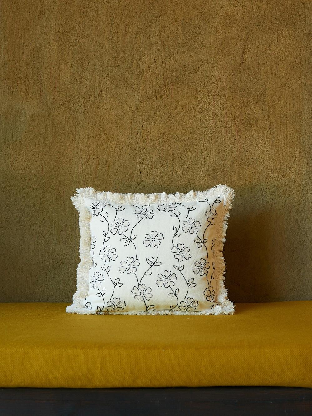 jupe by jackie Norman - (Off) White 100% linen Fringe Border Floral