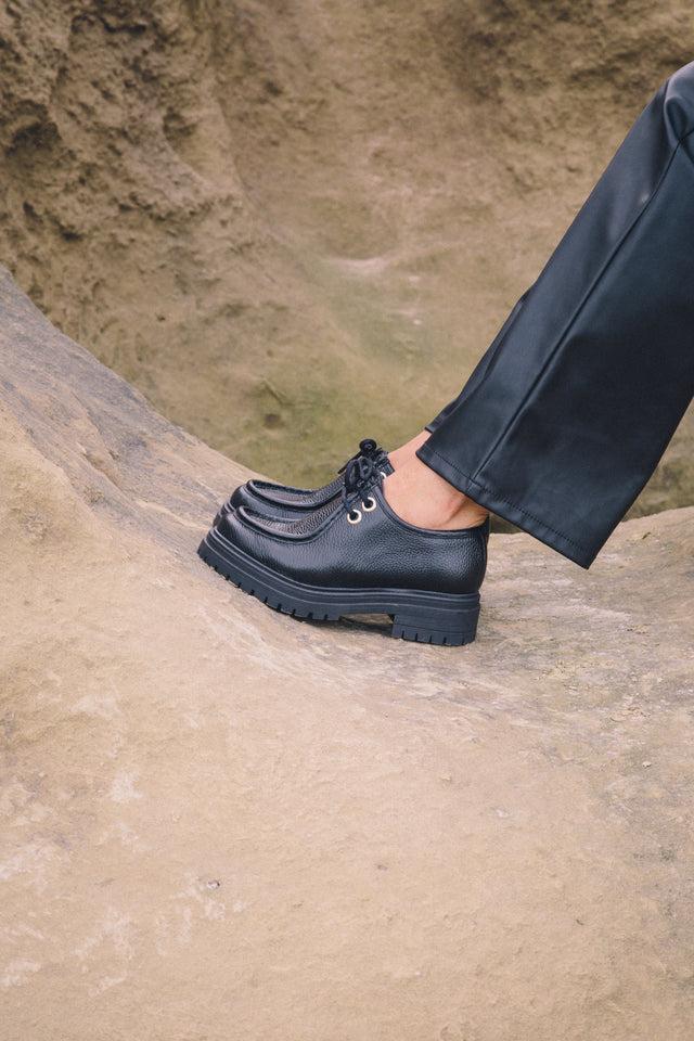 jutelaune Black Chunky Shoes